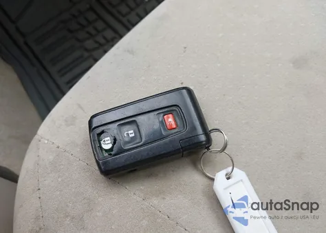 2005 Toyota Prius z USA, uszkodzony, nr VIN JTDKB20U953069972